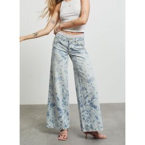 Urban Outfitters BDG Low & Wide Jean in Floral Print Low rise sz 27